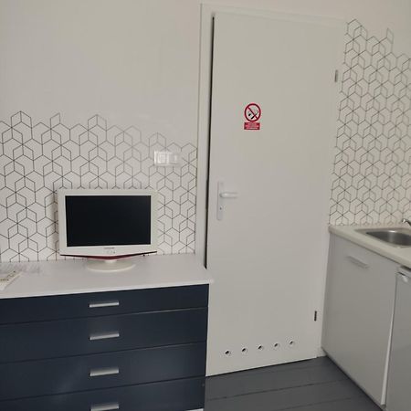 Kawalerka W Centrum Leszna. Leszno  Buitenkant foto